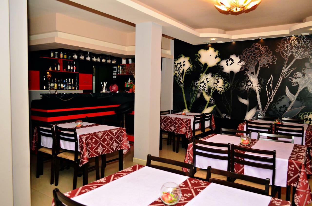 Family Hotel Maraya Arbanasi Bagian luar foto