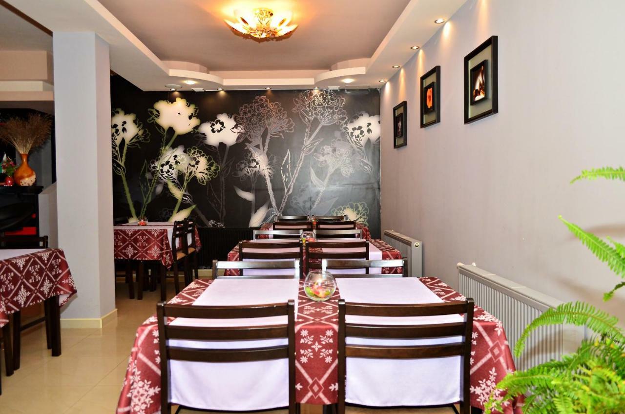 Family Hotel Maraya Arbanasi Bagian luar foto
