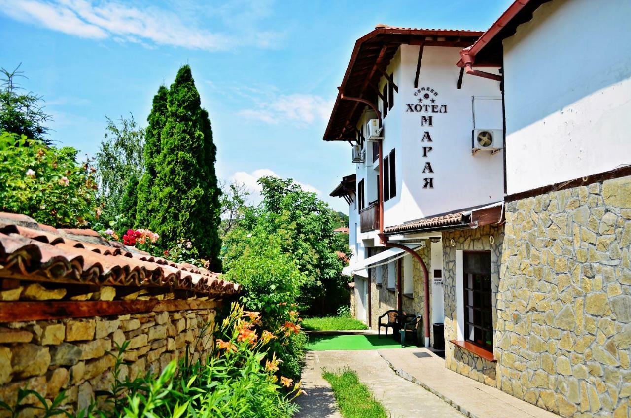 Family Hotel Maraya Arbanasi Bagian luar foto