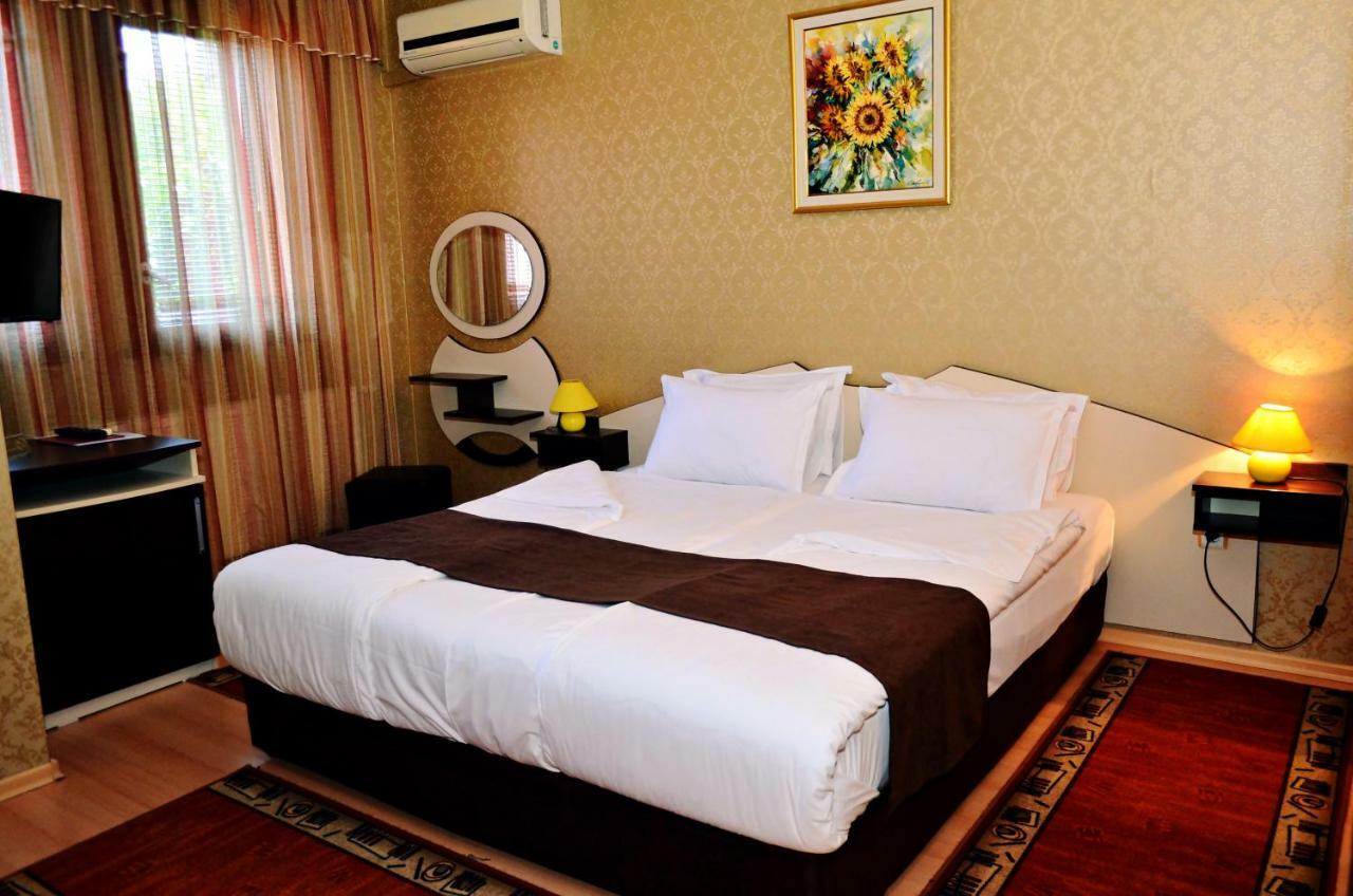 Family Hotel Maraya Arbanasi Bagian luar foto